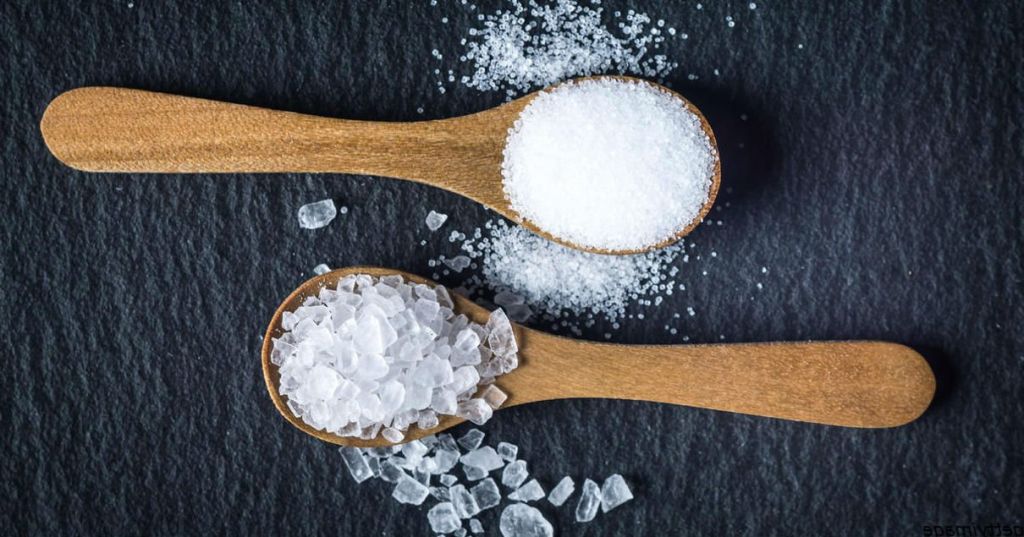 Почему соль можно выпарить, а сахар - нет?
