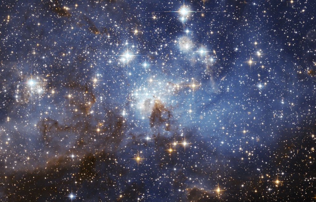 Почему ночью небо черное если во Вселенной столько ярких звезд?