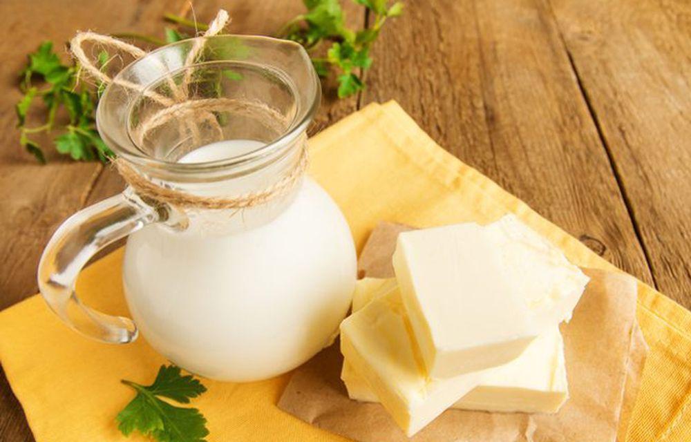 Почему при взбивании молоко превращается в масло?