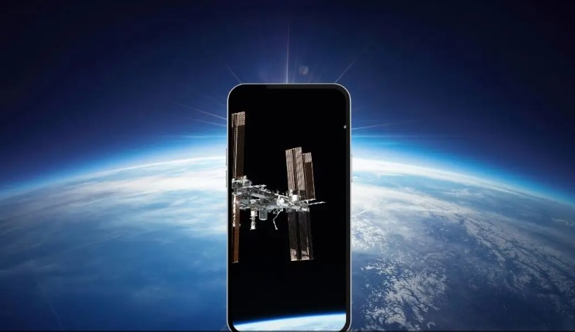 Можно ли из космоса связаться с Землей по телефону?